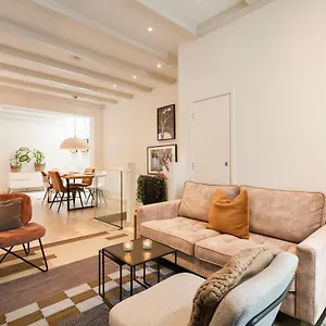 https://leidse-square-5-star-luxury-apartment.amsterdamhotelsnl.com
